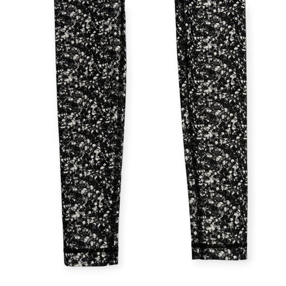 Lululemon Shine Tight Roll Down Legging SIZE 4 Shimmy Shimmer Black White Pant - Picture 10 of 10
